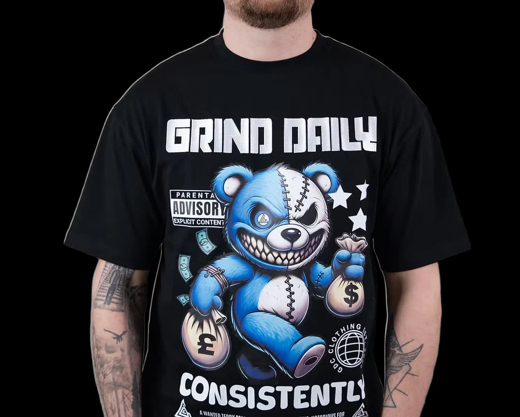 TEDDY BEAR BANDIT GRAPHIC TEE